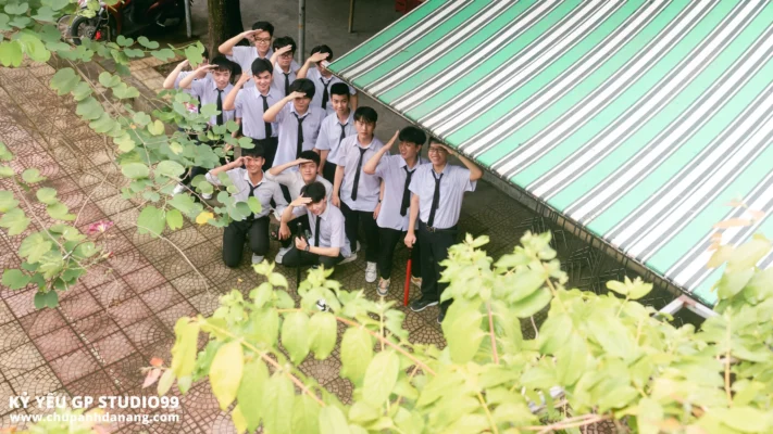 Lớp 12/5 THPT Hòa Vang - Kỷ yếu Đà Nẵng