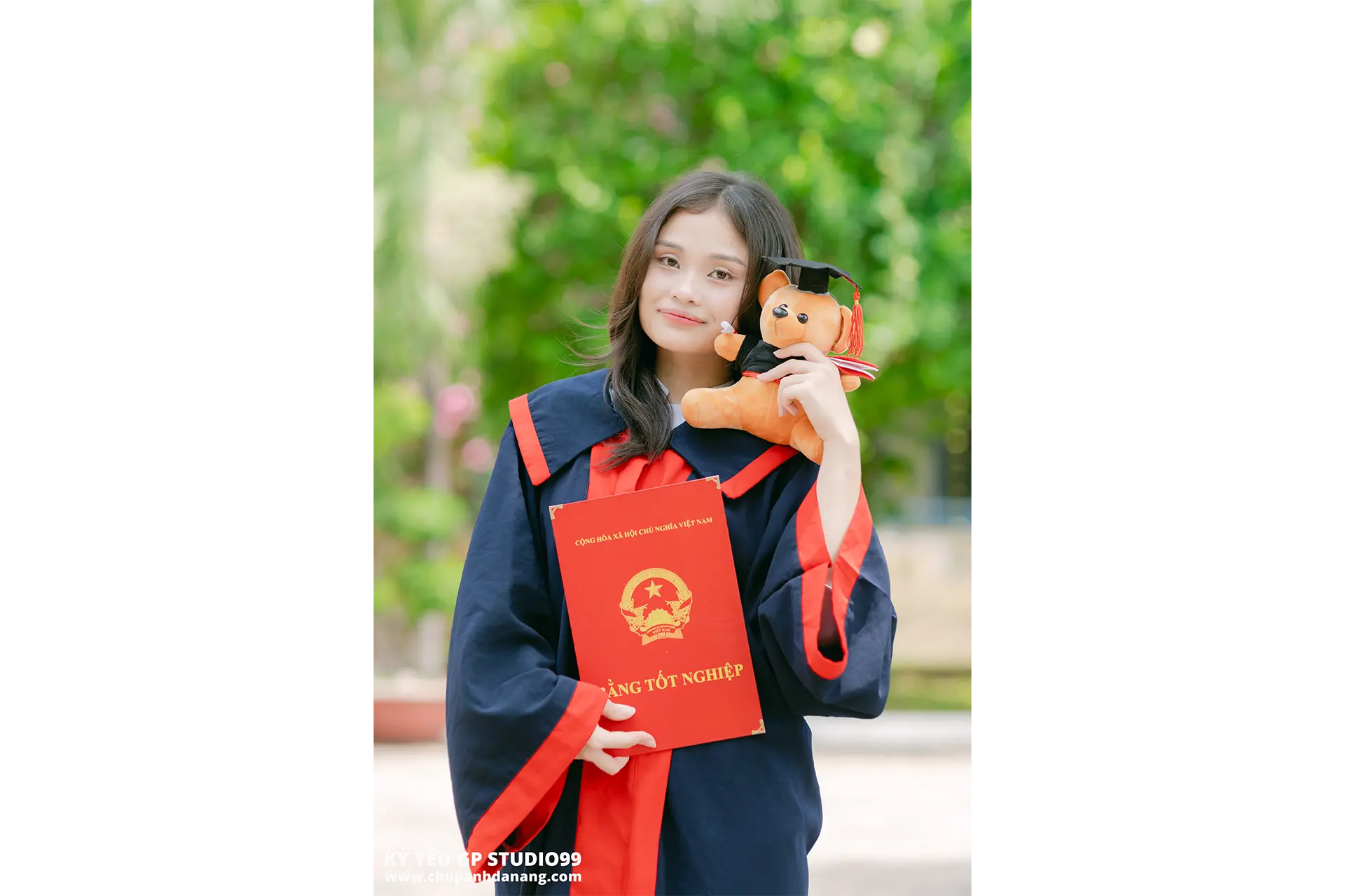 Các Gói Dịch Vụ Cho Thuê Đồ Kỷ Yếu Tại Quảng Trị: Đầy Đủ Từ A-Z 19 gau-bong-tot-nghiep