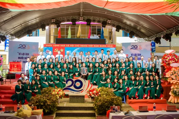 20-nam-truong-thpt-ton-that-tung